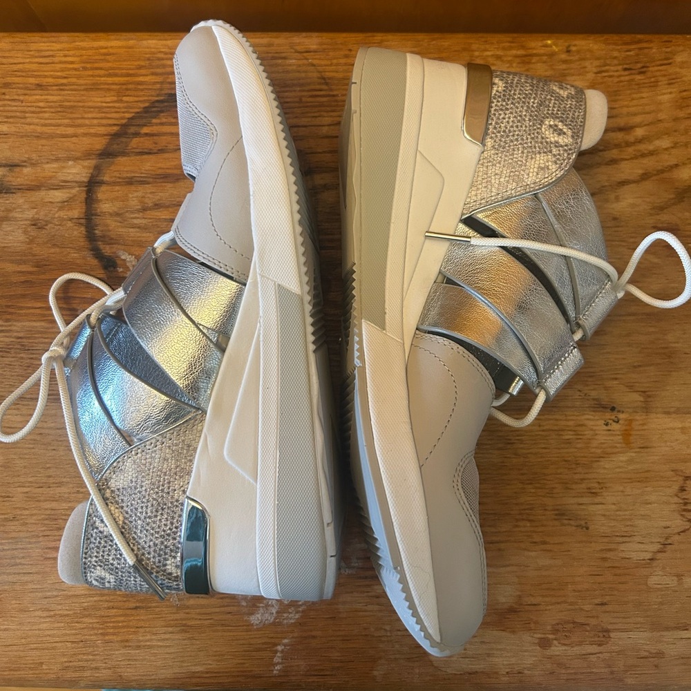 *NEW* Michael Kors Silver Sneakers - Picture 5 of 6